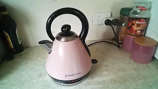 Do Americans REALLY Not Have Electric Kettles? (No, it's not a teapot!) Please Tell Me!