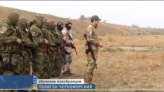 Бойцы батальона Киев-1 во время ротации тренируют в Одессе новобранцев