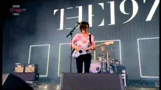 THE 1975 SING GIRLS LIVE :AMAZING PERFORMANCE BIG WEEKEND GLASGOW SUN 25 05 2014