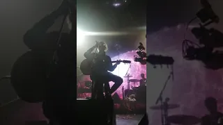 ДЖИЗУС курит на концерте. Трек Nirvana(акустика). Выступление в Москве 26.09