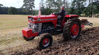 Massey ferguson ploughing with reversible plough!