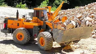 Heavy RC 2018 Construction Vehicles in Action! Caterpillar D9! Komatsu, Liebherr, Volvo