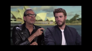 Jeff Goldblum & Liam Hemsworth talk ID4: Resurgence