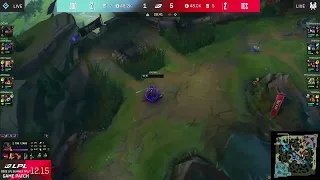 Jackeylove flashes into the wall + JDG teamfighting is so clutch (TES vs JDG - LPL Grand Finals)