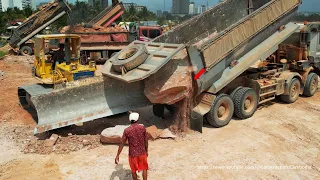 Amazing Technical Skills Operator Komatsu D68E Dozer Helps Hyundai 25 ton Trucks Dropping Large Rock