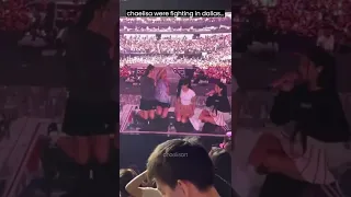 jisoo scolding chaelisa in dallas #blackpink #rosé #lisa #chaelisa #shorts #bornpinkindallas_day2