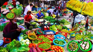 Huge food market, massive street food, cheap food at Psar Ta Khmao Thmey market, Khmer street food