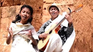 FANGIA KALO GASY - Maty ilay masoandro  (Clip Officiel)