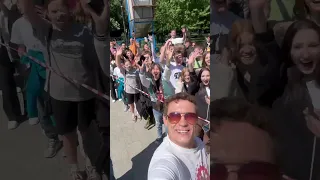 Я справа, около ленточки, в зелёной кофточке 🎉🥳😁 Никита ты лучший!!! ❤️#никитакологривый #rekk