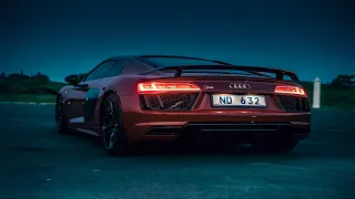 Revving to Perfection: The Audi R8 V10 Plus [4K]