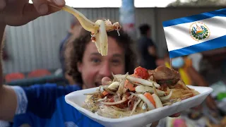 Trying STREET FOOD in El Salvador 🇸🇻🌽