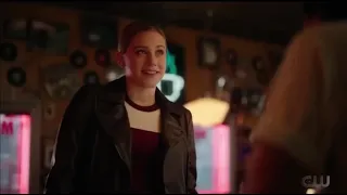 Riverdale 5x09 Jughead offers Betty his help with finding Polly | Riverdale Season 5