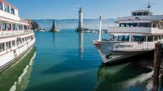 Lindau am Bodensee - Schiffsverkehr im Hafen