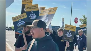 Palmdale Amazon workers walk out