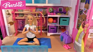 Barbie and Ken Favorite Sports Story in Barbie Dream House with Barbie Sisters and Lazy Chelsea