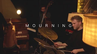 Phillip Dornbuschs PROJEKTOR - MOURNING