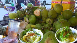 Coconut Juice And Num Banhjok For Breakfast - Cambodian Popular Street Food