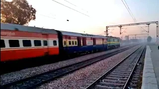 Old ICF RAJDHANI EXPRESS| The best livery in Indian Railways| Trivandrum RAJDHANI SPECIAL with WAG-9