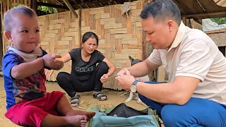 Harvesting, going to the market, buying things, taking care of the dog, the life of a single mother