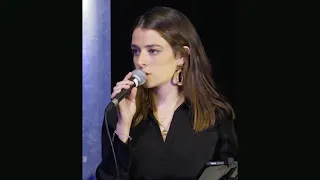 A sister sings in honor of her fallen brother in Israel