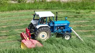 Hay production 2022 Norway, Ford 5000, John Deere 6250R, New Holland TS 110.