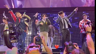 211203 - FANCAM - BTS - Dynamite (Holiday Remix) - Jingle Ball