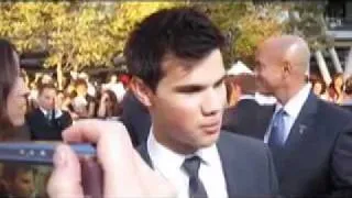 Taylor Lautner Talks about Twilight  Kissing Scenes Twilight Saga Eclipse