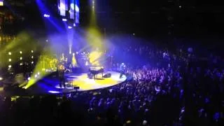 Billy Joel performs It's still Rock and Roll to me at MSG 13th February 2016