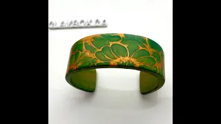 Tutorial for a green/gold cuff bracelet with polymer clay