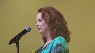 Sheena Easton "For Your Eyes Only" live - Oct 28 2022 - Cancun, Mexico