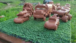 Clean various miniature cars & muddy Disney car convoys! Play in the garden