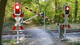 Spoorwegovergang Bad Bentheim (D) // Railroad crossing // Bahnübergang