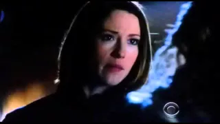 Supergirl  try to have in trust  with the people that is scare about her