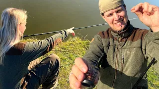 Ansitz Angeln am See |Feedern mit Futterkorb und Method Feeder im Frühling