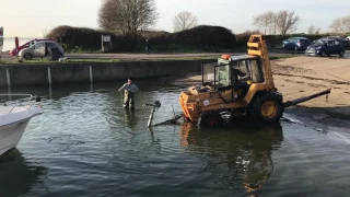 Launching quicksilver 640 on ramp