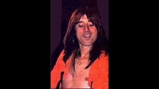 Steve Perry, he can sing, but can he cook? (note to self; add Honey to grocery list)