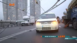 Шулявський шляхопровід знову у центрі уваги: там завалило електроопори