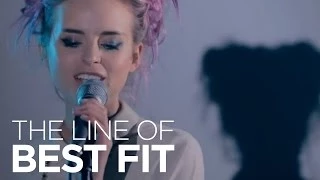 Kyla La Grange perform "The Knife" for The Line of Best Fit