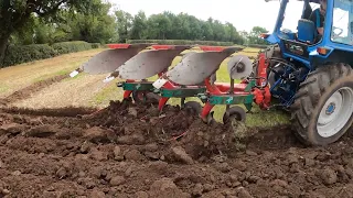 1983 Ford 7710  4.4 Litre 4-Cyl Diesel Tractor (103 HP) with Kvernerland Plough