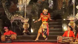 RAMAYANA Performance in Ubud Bali with Women Gamelan