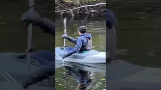 Kayaker paddles by hiker, River life! Kayaking itiwit x500