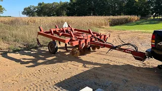 IH 966 pulling a White 445 Disc Chisel