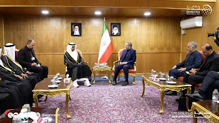 نقل تعازي رئيس الدولة.. عبدالله بن زايد يشارك في مراسم العزاء الرسمية للرئيس الإيراني الراحل