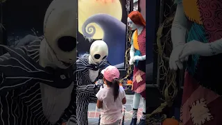 🪦⬆️Giving “Zero” Back to Jack and Sally 2023 | Disneyland Character Meet and Greet! #disneyland