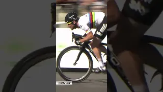 You love to see it 😊 Wiggins leads out Cavendish in Paris in 2012 🔥