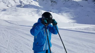 Learn to Ski Snowplough - the snowplough turn