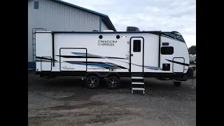 2024 COACHMEN FREEDOM EXPRESS 259FKDS, UNDER 30", KING BED, TWO SLIDES, COUPLES MODEL, FRIENDSHIP RV