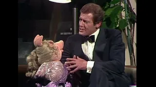 Muppet Songs: Roger Moore and Miss Piggy - On a Slow Boat to China