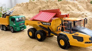 Kendaraan konstruksi sedang bekerja - Dump truck Excavator Crane truck - Toy car story