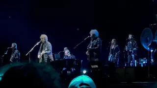 JEFF LYNNE'S ELO Perform DON'T BRING ME DOWN with Extra "Groos" at the VetsAid 2023 Concert in Calif